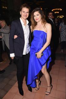 Kathryn Hahn feet photo thumbnail