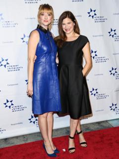 Kathryn Hahn feet photo thumbnail