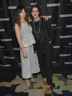 Kathryn Hahn feet photo thumbnail