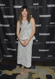 Kathryn Hahn feet photo thumbnail