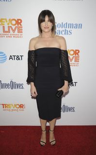 Kathryn Hahn feet photo thumbnail