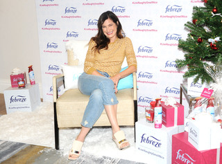Kathryn Hahn feet photo thumbnail