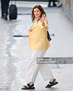 Kathryn Hahn feet photo 4