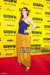 Kathryn Hahn feet photo 1