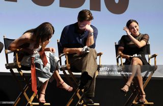 Kathryn Hahn feet photo 12