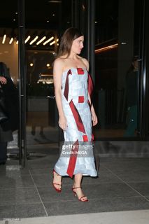 Kathryn Hahn feet photo 10