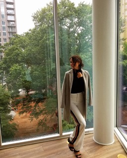 Kathryn Kelly feet photo 9