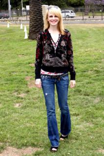 Kathryn Morris feet photo thumbnail