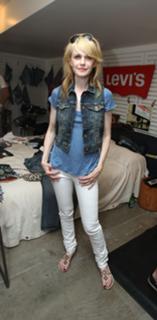 Kathryn Morris feet photo thumbnail