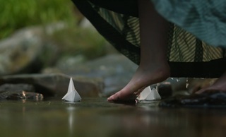 Kathryn Newton feet photo thumbnail