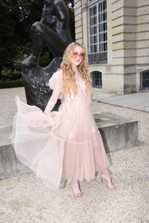 Kathryn Newton feet photo thumbnail