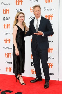 Kathryn Newton feet photo thumbnail