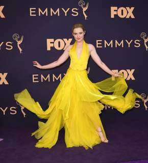 Kathryn Newton feet photo thumbnail