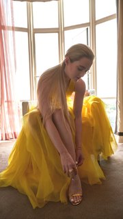 Kathryn Newton feet photo thumbnail