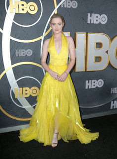 Kathryn Newton feet photo thumbnail
