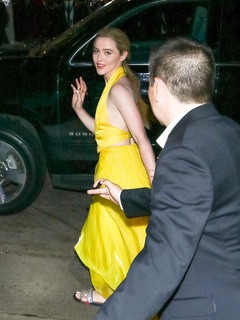 Kathryn Newton feet photo thumbnail