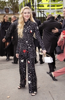 Kathryn Newton feet photo thumbnail