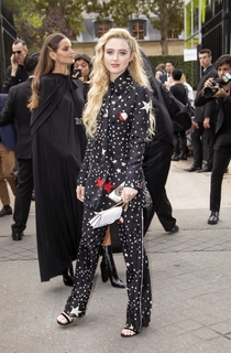 Kathryn Newton feet photo thumbnail
