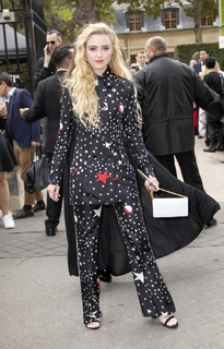Kathryn Newton feet photo thumbnail