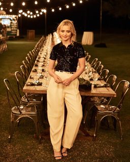 Kathryn Newton feet photo thumbnail
