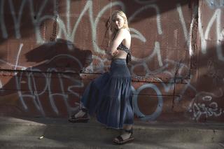 Kathryn Newton feet photo thumbnail