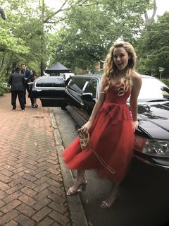 Kathryn Newton feet photo thumbnail