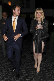 Kathryn Newton feet photo thumbnail