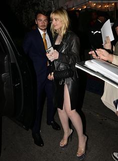 Kathryn Newton feet photo thumbnail