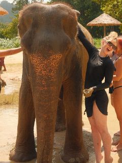 Kathryn Newton feet photo thumbnail