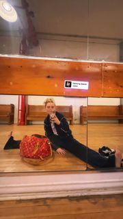 Kathryn Newton feet photo thumbnail