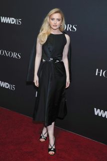 Kathryn Newton feet photo thumbnail