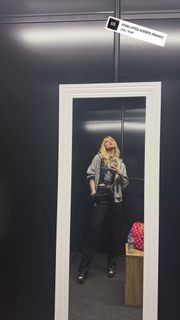 Kathryn Newton feet photo 5