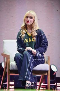 Kathryn Newton feet photo 19