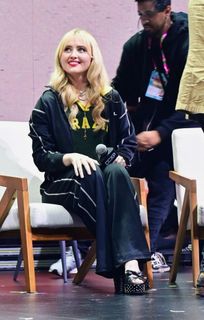 Kathryn Newton feet photo 18