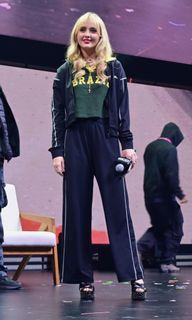 Kathryn Newton feet photo 17