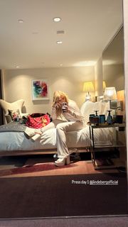 Kathryn Newton feet photo 10