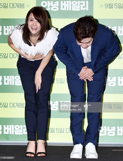 Kathryn Prescott feet photo 12
