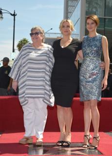 Kathy Bates feet photo 11