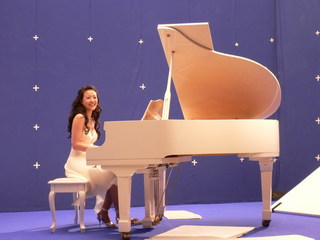Kathy Chow feet photo 16