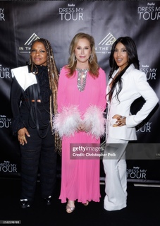 Kathy Hilton feet photo 10