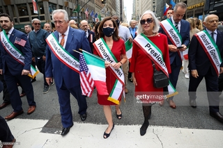 Kathy Hochul feet photo 5