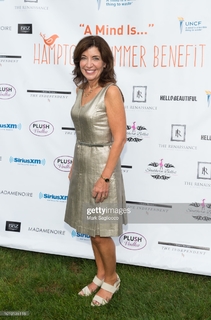Kathy Hochul feet photo 3