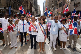 Kathy Hochul feet photo 20