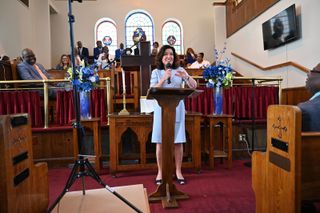 Kathy Hochul feet photo 7