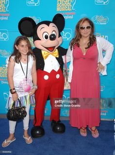 Kathy Najimy feet photo 6