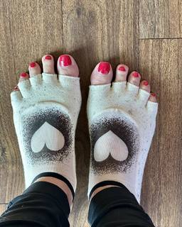 Kathy Wolf feet photo 8
