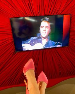 Kathy Wolf feet photo 7