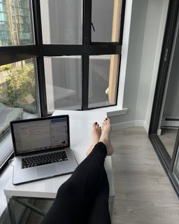 Kati Falk-Flores feet photo 6