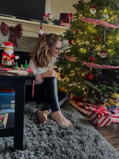 Kati Falk-Flores feet photo 10