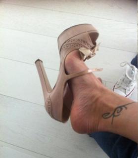 Katia Pedrotti feet photo 12